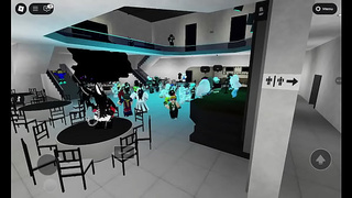 Dançando cm as novinhas safadas no salão de festa do roblox