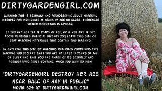 Dirtygardengirl destroy her butt near bale of hay in public