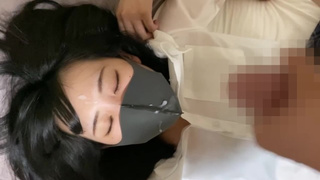 【素人パパ活】街中で拾ったかわいいJKに顔射してお掃除フェラさせた